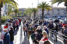 WHO: Số ca tử vong do COVID-19 tăng tuần thứ 5 liên tiếp, có sự gia tăng trong nhóm trẻ tuổi