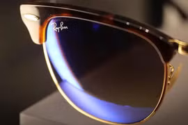 Facebook hợp tác Ray-Ban chuẩn bị ra mắt kính thông minh