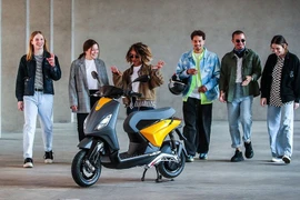 Piaggio One là mẫu xe thuần điện thứ hai của Piaggio.