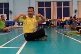 Tập khí công trị đau cột sống, khớp vai và hông