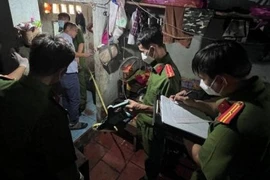 Trèo vào nhà vệ sinh, giết “vợ hờ” vì ghen