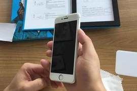 Có nên dùng miếng dán chống nhìn trộm?