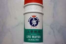 Uống nhầm nước tro tàu làm bánh ú, bé gái 3 tuổi bị bỏng thực quản