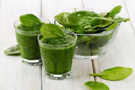 Uống nước, ăn rau trị đau táo bón