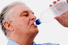 Khắc phục chứng khô miệng ở người cao tuổi