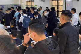 Quá tải ngày đầu giảm 50% phí trước bạ