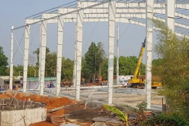 Cần cẩu đứt cáp, 2 công nhân thiệt mạng