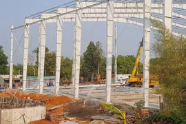 Cần cẩu đứt cáp, 2 công nhân thiệt mạng