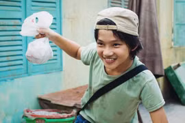 Thương tiếc 'Út Khoa' Bảo Bảo: Nụ cười tỏa nắng mãi trong lòng mọi người