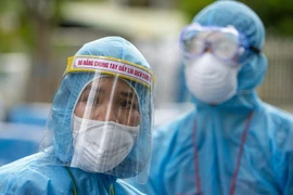 Hạ Long họp khẩn trong đêm, triển khai biện pháp phòng Covid-19