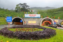 Hầm Hải Vân 2 được vận hành 20 ngày rồi đóng cửa vì thiếu tiền