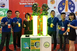 Đèn tảo lọc không khí và bụi mịn