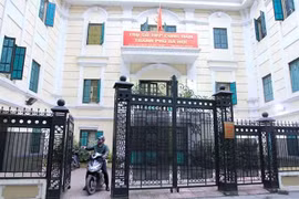 Cấm người dân quay phim, chụp ảnh cán bộ tiếp dân: Đàng hoàng thì sao phải ngại!