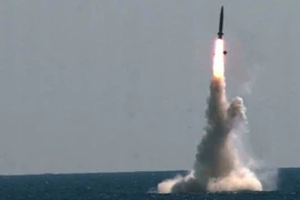 Mỹ, Hàn, Nhật hốt hoảng, Triều Tiên tiếp tục phóng thử nghiệm tên lửa đạn đạo từ tàu ngầm