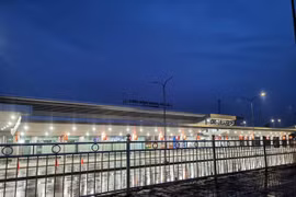 Sân bay Chu Lai tốc mái sau bão số 9