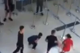 Thanh Hóa: Nữ nhân viên hàng không bị đánh, đạp tại sân bay