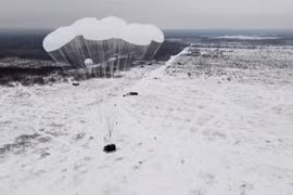 Video: Quân dù Nga đổ bộ đường không với xe bộ binh chiến đấu mới nhất BMD-4M