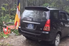 Hà Tĩnh: Xôn xao vụ cán bộ dùng xe công đi lễ chùa, được mời chen ngang