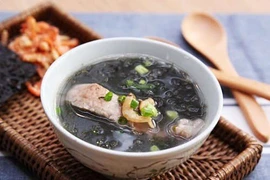 Món ăn giúp tóc đen và khỏe