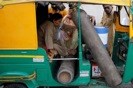 Giới khoa học Ấn Độ cảnh báo về sóng thần Covid-19, không ai lắng nghe