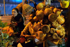 Những điều không nên làm khi cầu may ở chợ Viềng đầu năm?