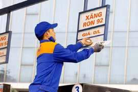 Giá xăng tăng lần đầu tiên sau 5 tháng