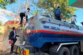 Khó kiểm soát xăng dầu giả