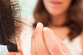 Chăm sóc, giảm rụng tóc sau giãn cách vì Covid-19