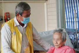 Bệnh viện Chợ Rẫy TPHCM: Bệnh nhân 106 tuổi được thay khớp cổ xương đùi 