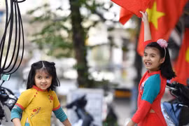 Không khí chiều 30 Tết từ nhà ra phố