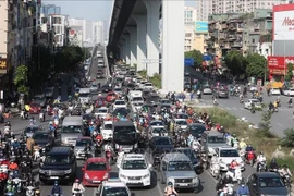 Đề xuất phân làn cứng tách riêng ô tô, xe máy trên đường Nguyễn Trãi (Hà Nội)