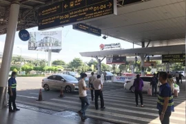 Từ 18/4, xe buýt được đón khách tại làn B ga quốc nội sân bay Tân Sơn Nhất