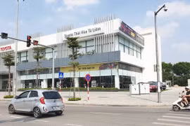 Hãng xe tìm mọi cách “sống sót” trong mùa dịch