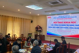 Gắn kết chặt chẽ giữa đào tạo và nghiên cứu khoa học