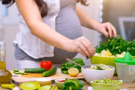 Bà bầu nên ăn bao nhiêu muối mỗi ngày? 