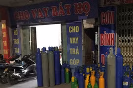 Quảng Ninh: Thu giữ hơn 200 bình chứa khí "cười"