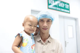 Bệnh viện Nhi đồng 2: Em bé 32 tháng tuổi bị u nguyên bào thần kinh được ghép tế bào gốc 