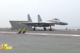 Trung Quốc công bố video máy bay lần đầu tiên cất cánh từ tàu sân bay Sơn Đông, dự kiến bố trí ở biển Đông