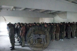 Tàn binh tiểu đoàn Lính thủy Đánh bộ Ukraina đầu hàng dân quân Donetsk tại Mariupol