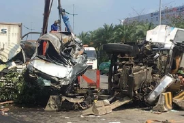 Tai nạn liên hoàn gần sân bay Nội Bài, một người chết