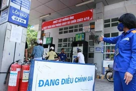 Giảm gần 400 đồng, xăng E5 RON92 xuống còn 16.787 đồng mỗi lít