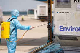 Hình ảnh lô vaccine Covid-19 đầu tiên ở Việt Nam