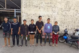 Nhóm đối tượng tại cơ quan công an.