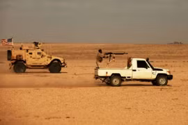 Quân đội Mỹ và thánh chiến diễn tập bắn đạn thật cảnh báo quân đội Syria