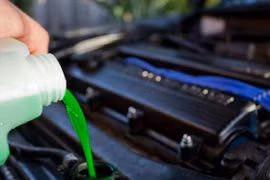 Vì sao nước làm mát động cơ có màu sặc sỡ