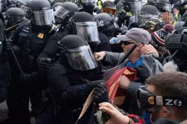 Mỹ đính chính tin cảnh sát thiệt mạng sau vụ bạo loạn ở tòa quốc hội