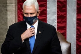 Trump bị tố đẩy gia đình Pence vào hiểm cảnh