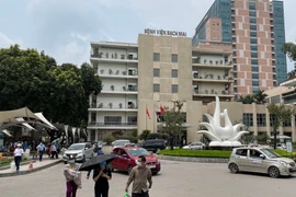 Tâm tư nặng trĩu của các bác sĩ khi nghỉ việc tại Bệnh viện Bạch Mai