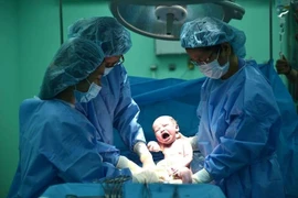 Điều trị kháng sinh vì thích “sinh thuận tự nhiên”