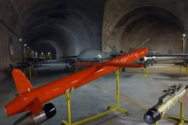 Iran triển lãm 2 tên lửa hành trình mới trong căn cứ quân sự bí mật